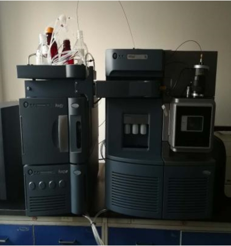 (2017修购)四极杆复合离子阱串联质谱仪