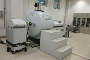 质子传递四极引导飞行时间质谱仪